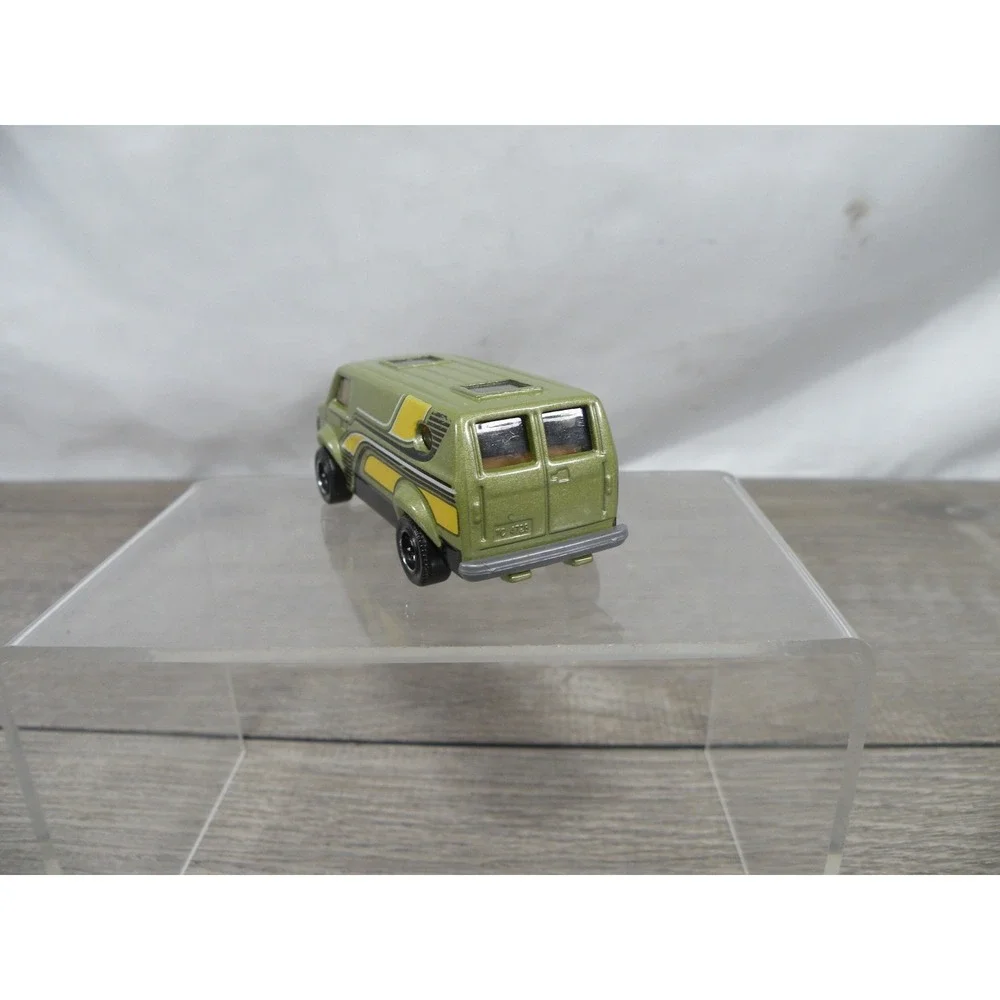 Matchbox 2006 Chevy Van MB709 Green Yellow Stripes 1974 Chevrolet Diecast Toy